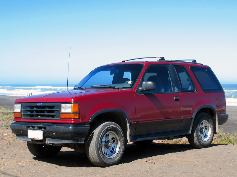 Illustration for article titled The Ten Worst Cars Of The 1990s